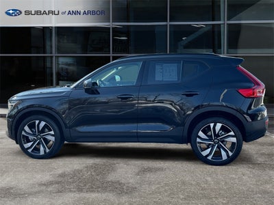 2025 Volvo XC40 B5 Plus Dark Theme *LIFETIME POWERTRAIN*