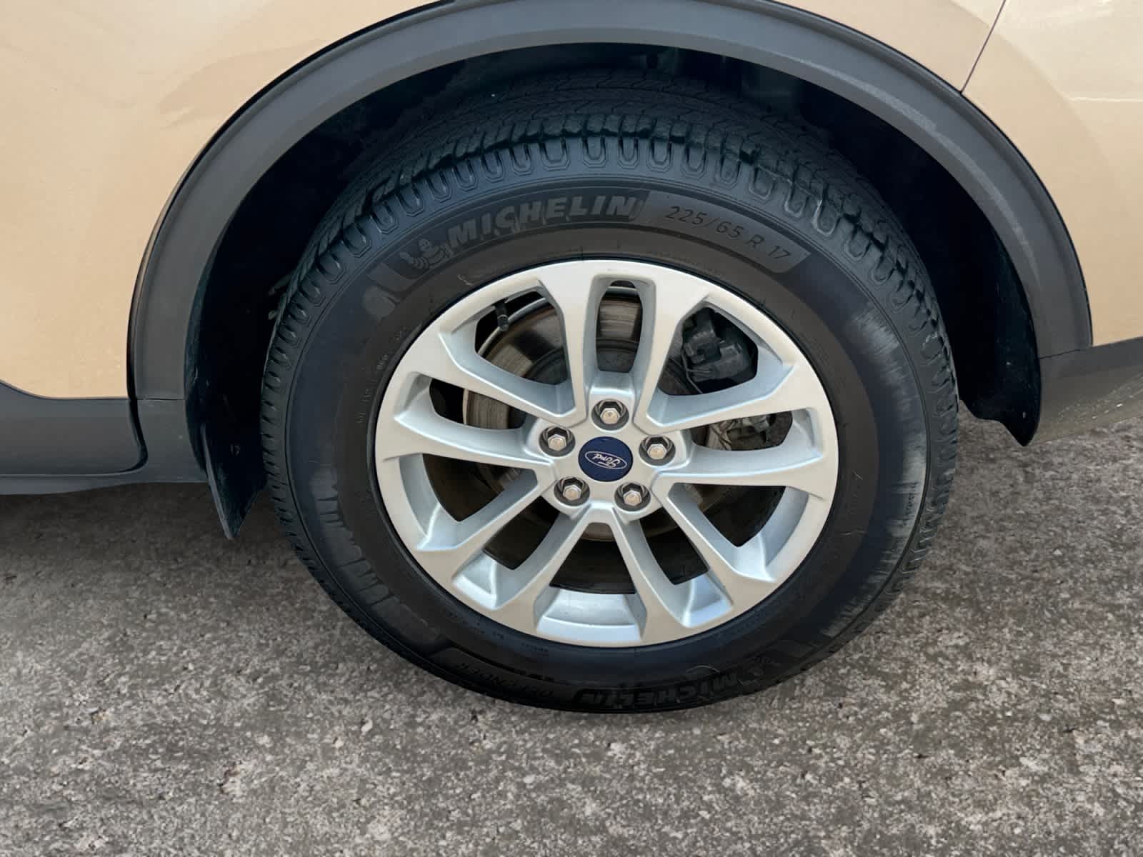 2020 Ford Escape SE