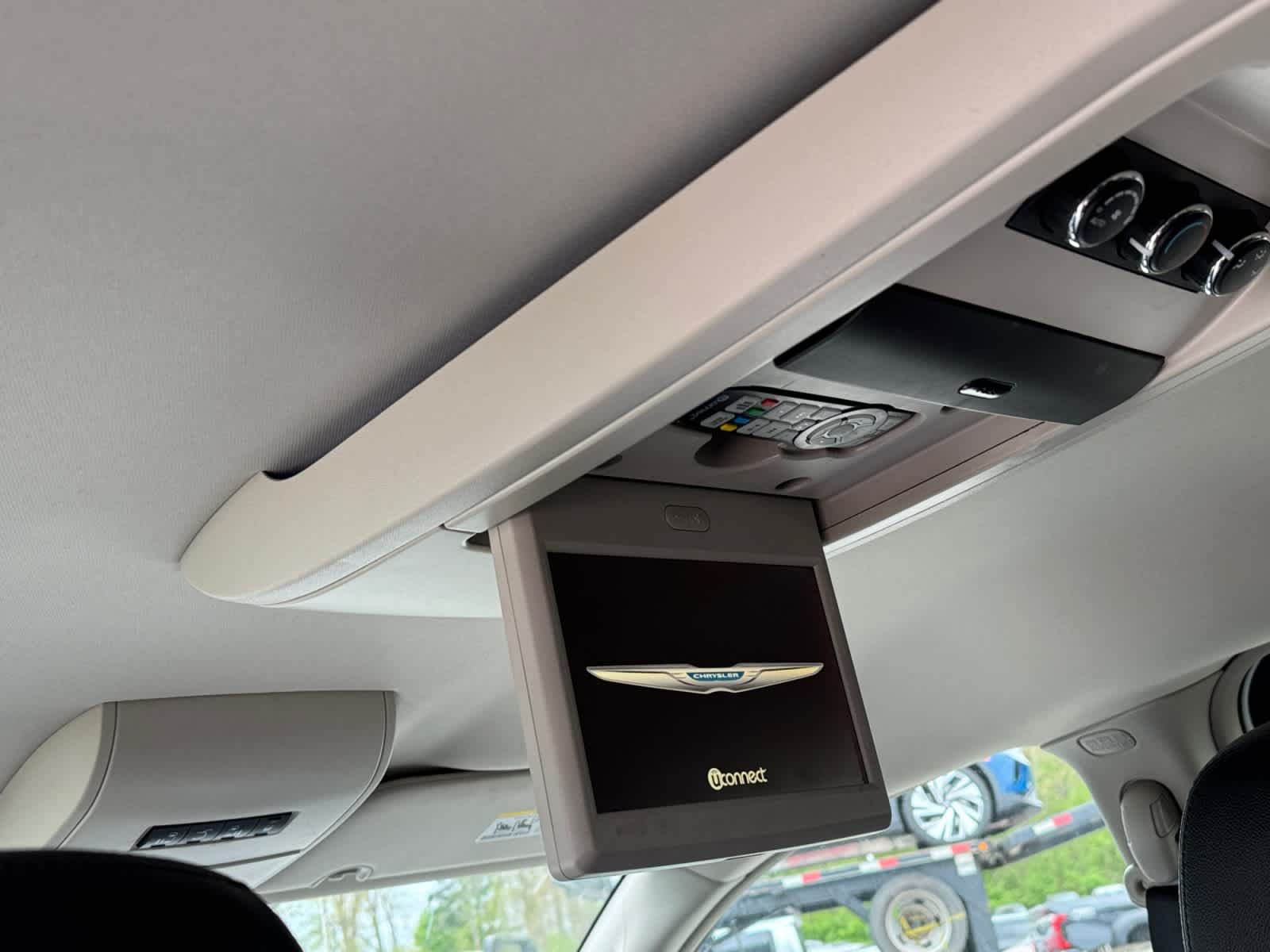 2015 Chrysler Town & Country Touring-L