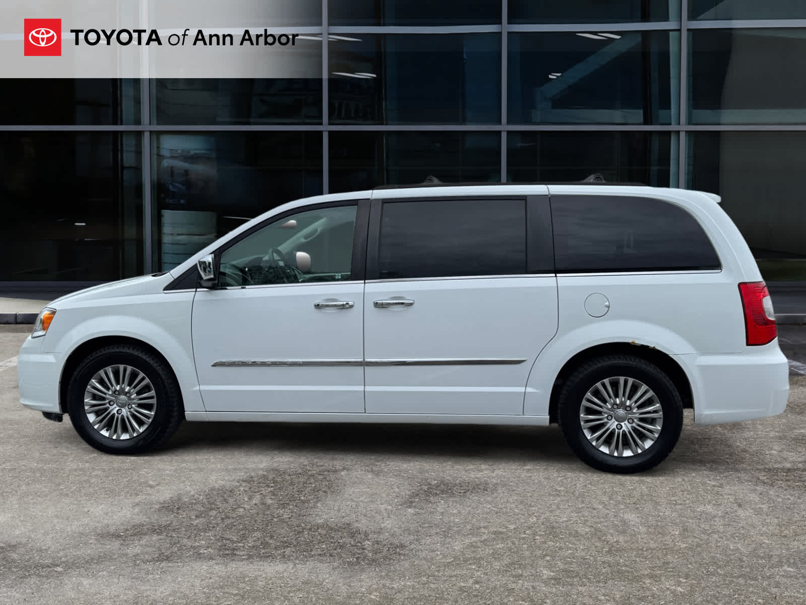 2015 Chrysler Town & Country Touring-L