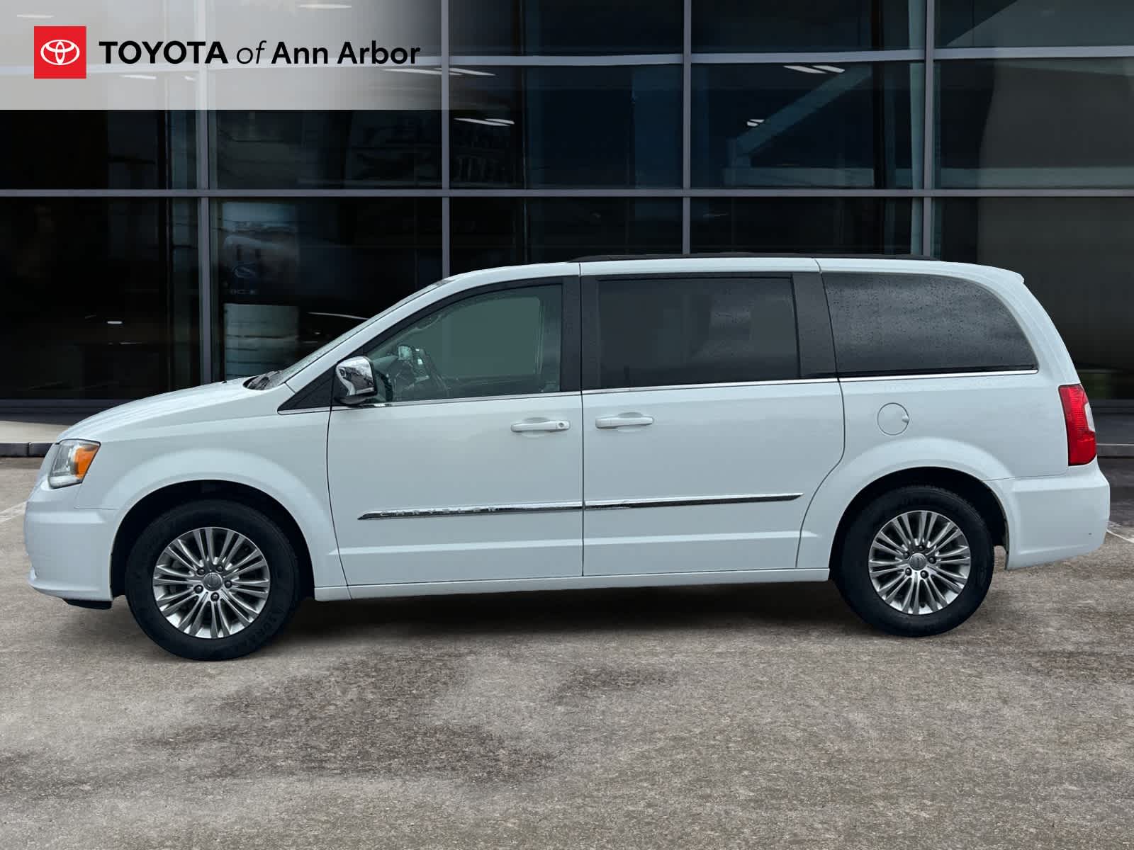 2015 Chrysler Town & Country Touring-L