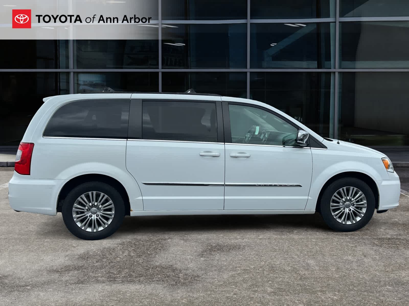 2015 Chrysler Town & Country Touring-L