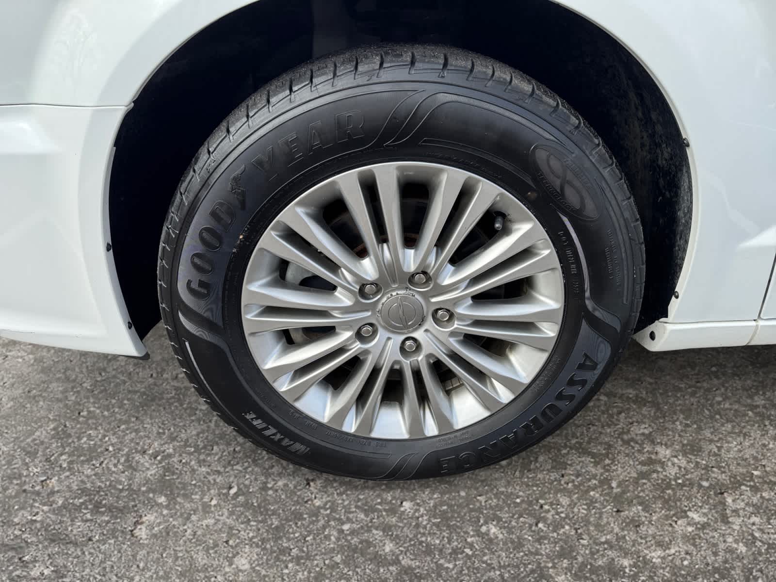 2015 Chrysler Town & Country Touring-L