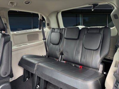 2015 Chrysler Town & Country Touring-L