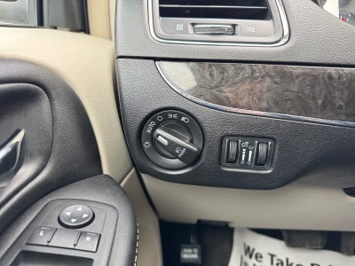 2015 Chrysler Town & Country Touring-L