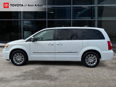2015 Chrysler Town & Country Touring-L