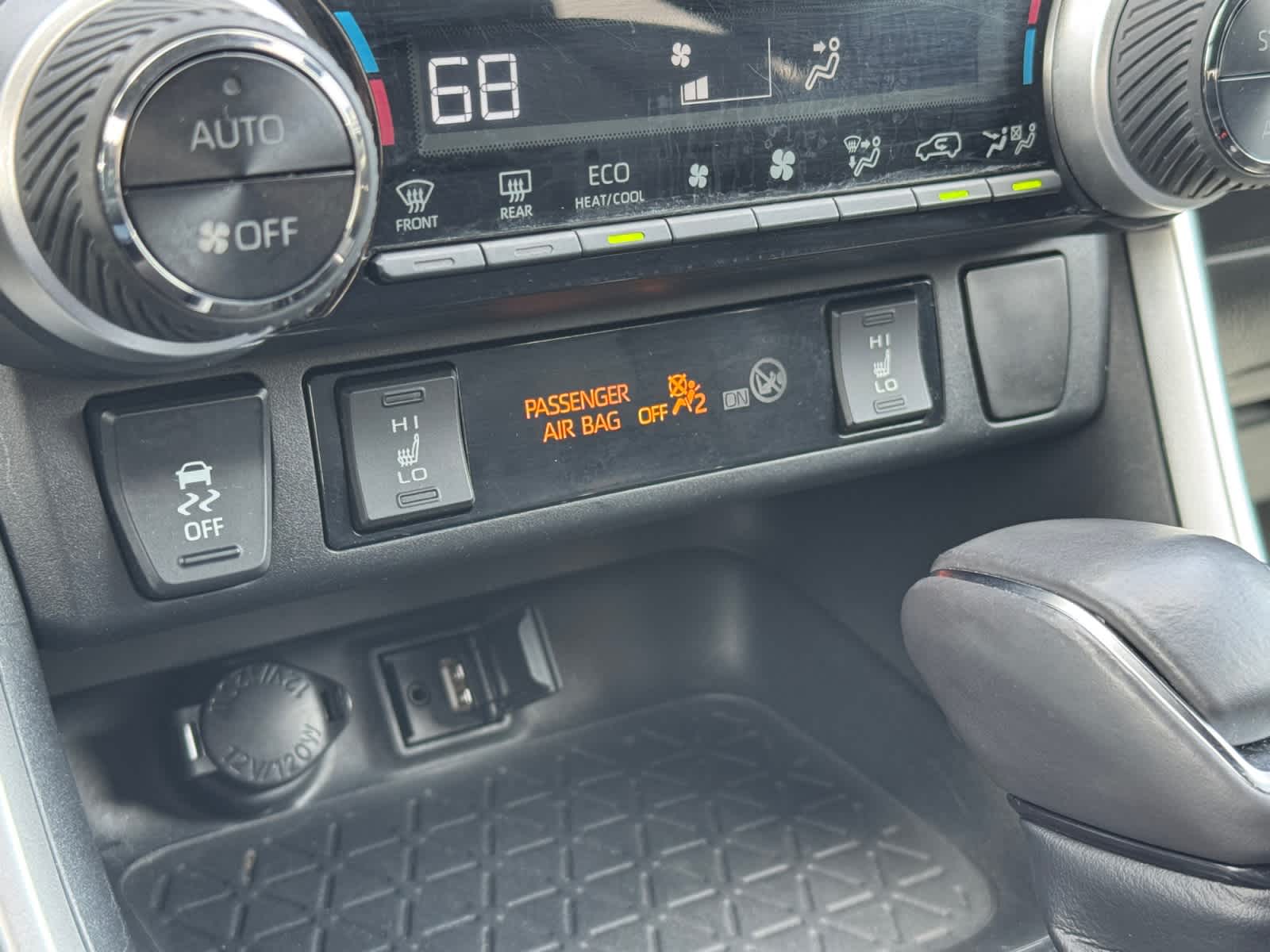 2019 Toyota RAV4 Hybrid XSE