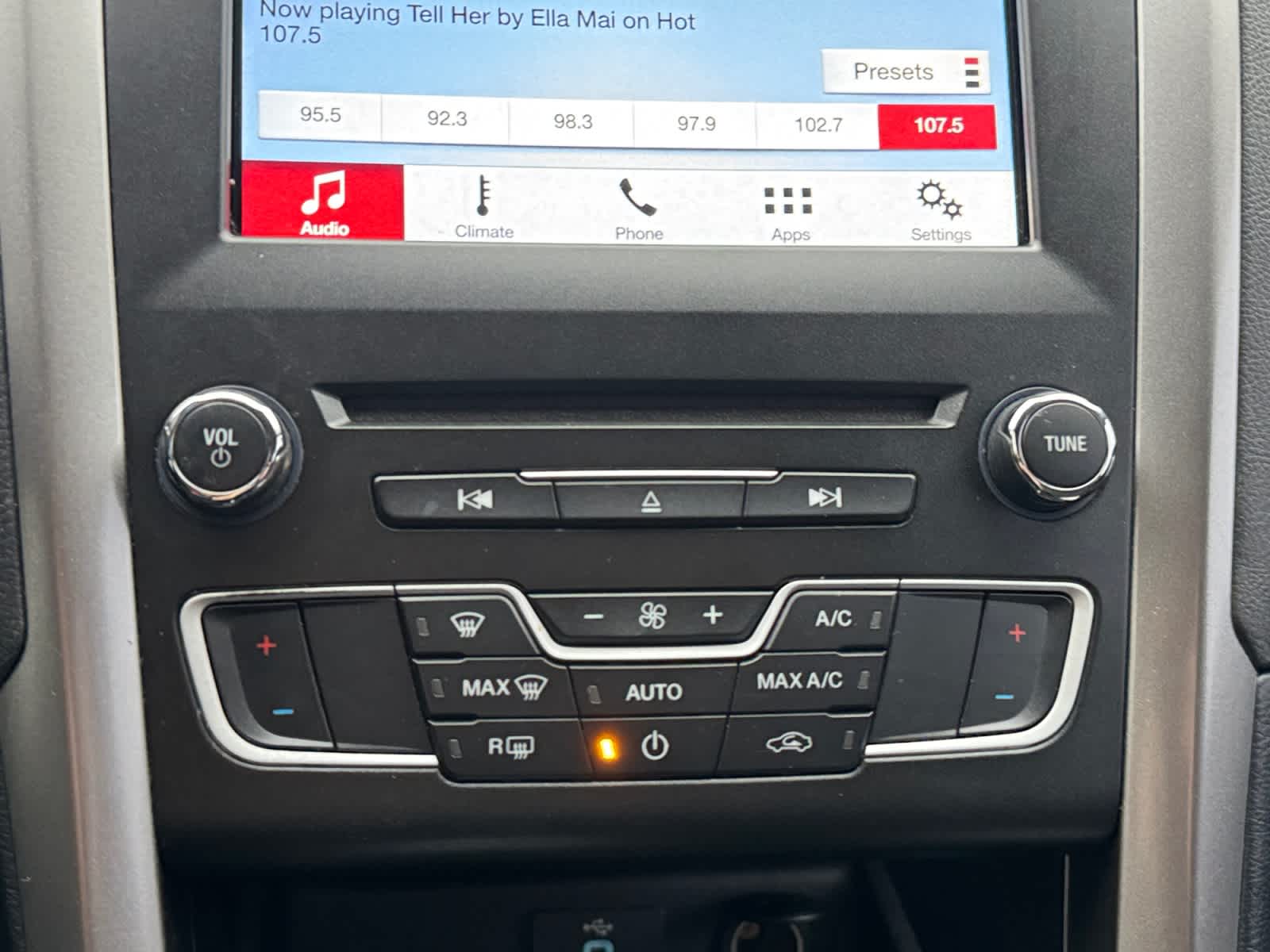 2018 Ford Fusion SE