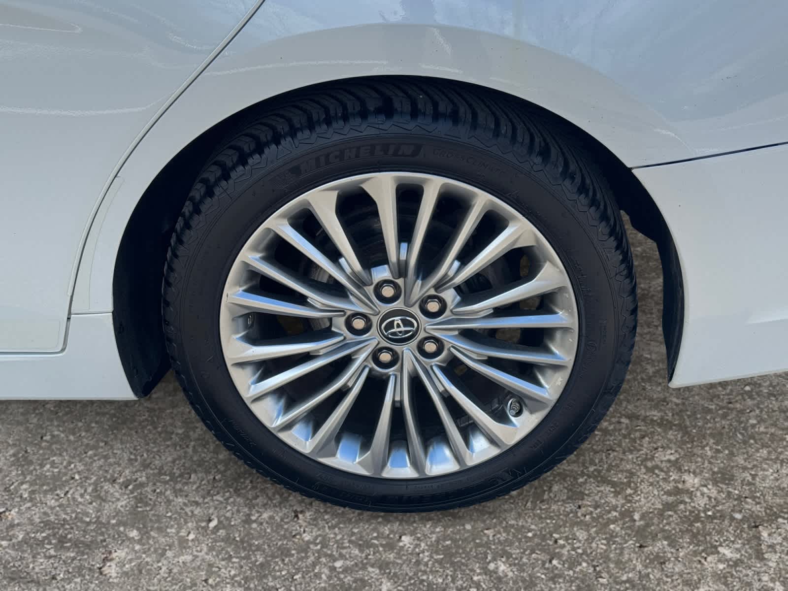 2019 Toyota Avalon Hybrid Limited