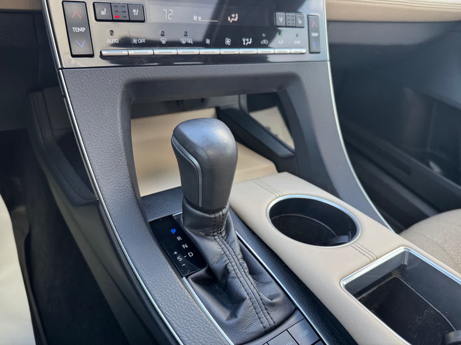 2019 Toyota Avalon Hybrid Limited