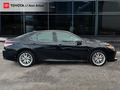 2020 Toyota Camry Hybrid XLE