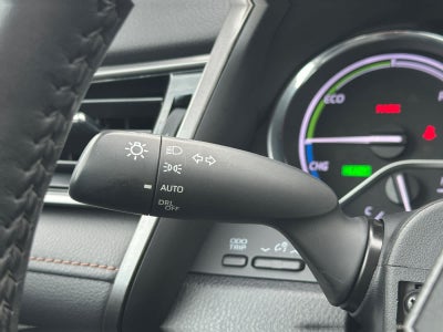 2020 Toyota Camry Hybrid XLE