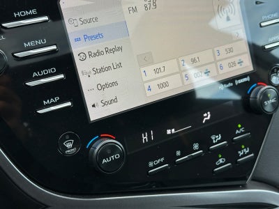 2020 Toyota Camry Hybrid XLE