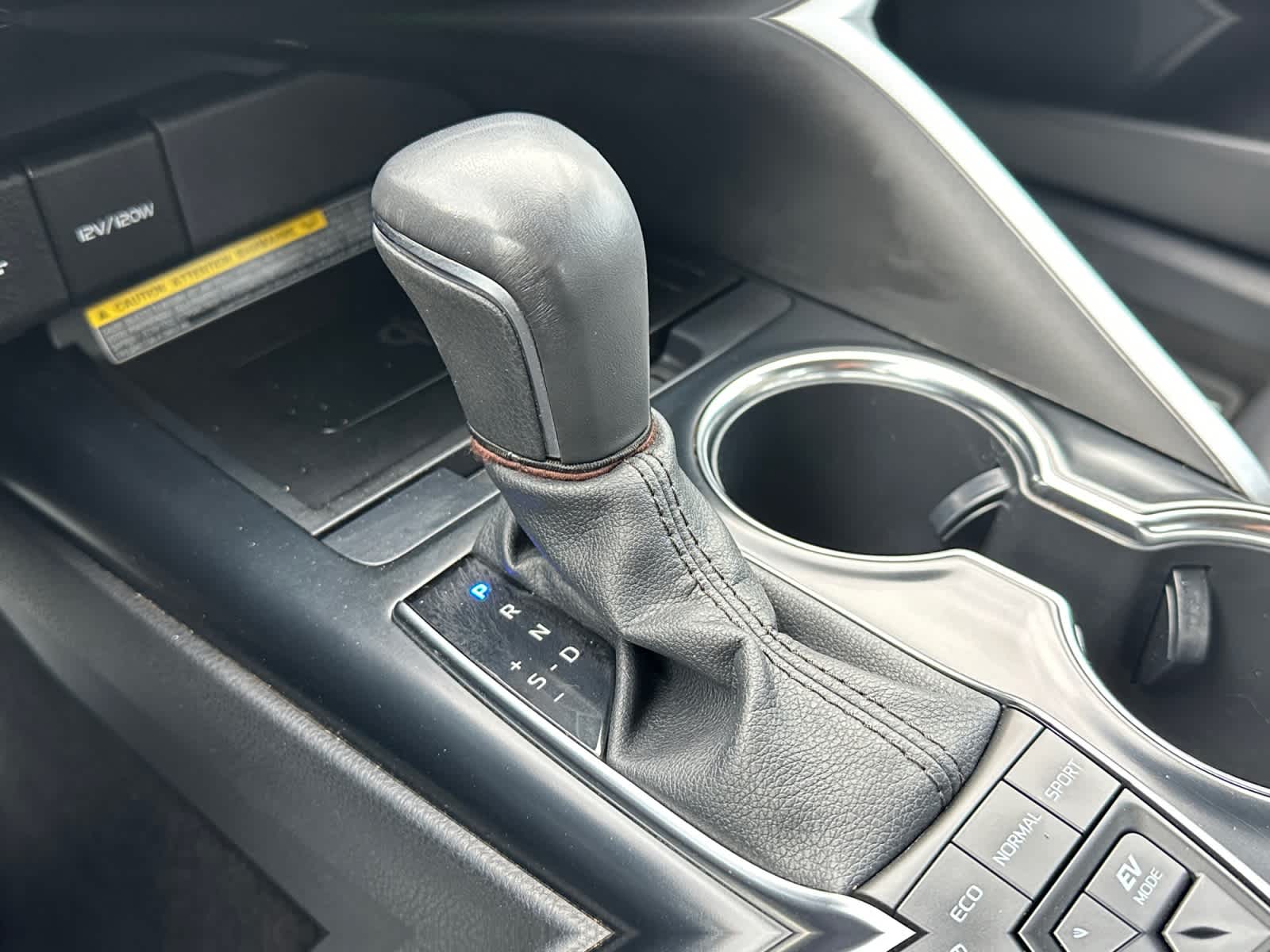 2020 Toyota Camry Hybrid XLE