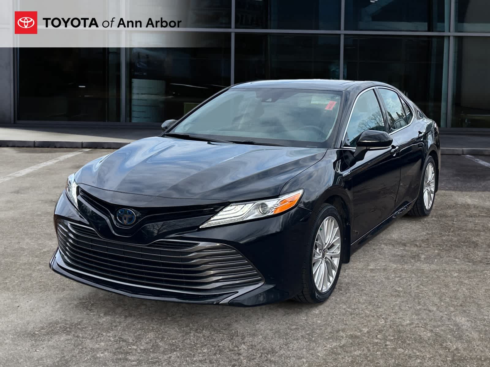 2020 Toyota Camry Hybrid XLE
