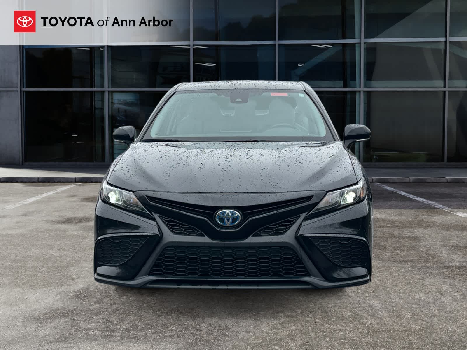 2024 Toyota Camry Hybrid SE
