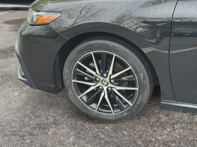 2024 Toyota Camry Hybrid SE
