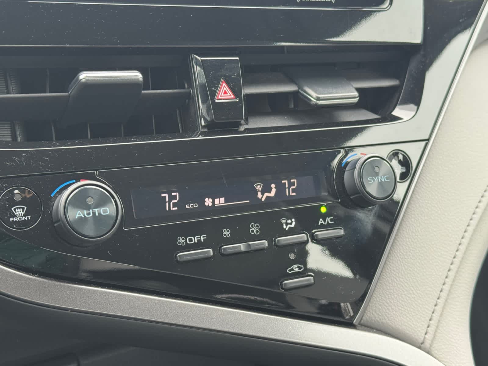 2024 Toyota Camry Hybrid SE