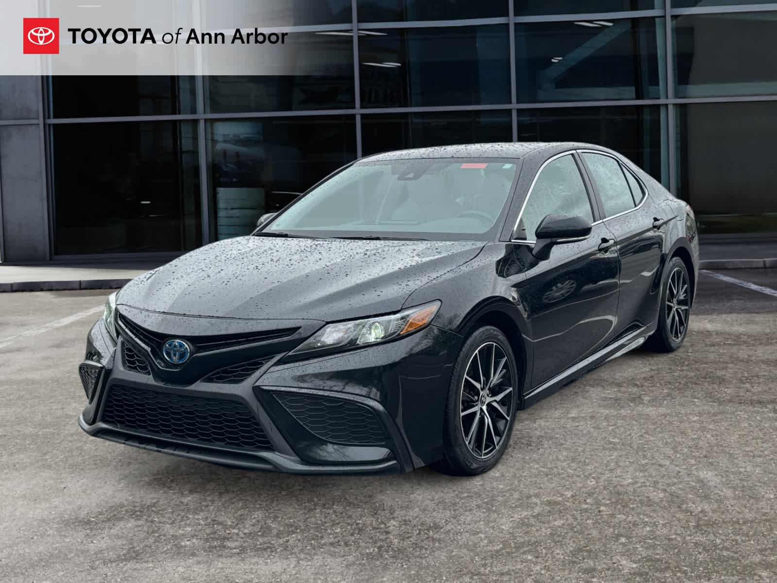 2024 Toyota Camry Hybrid SE