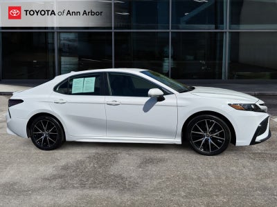 2024 Toyota Camry Hybrid SE