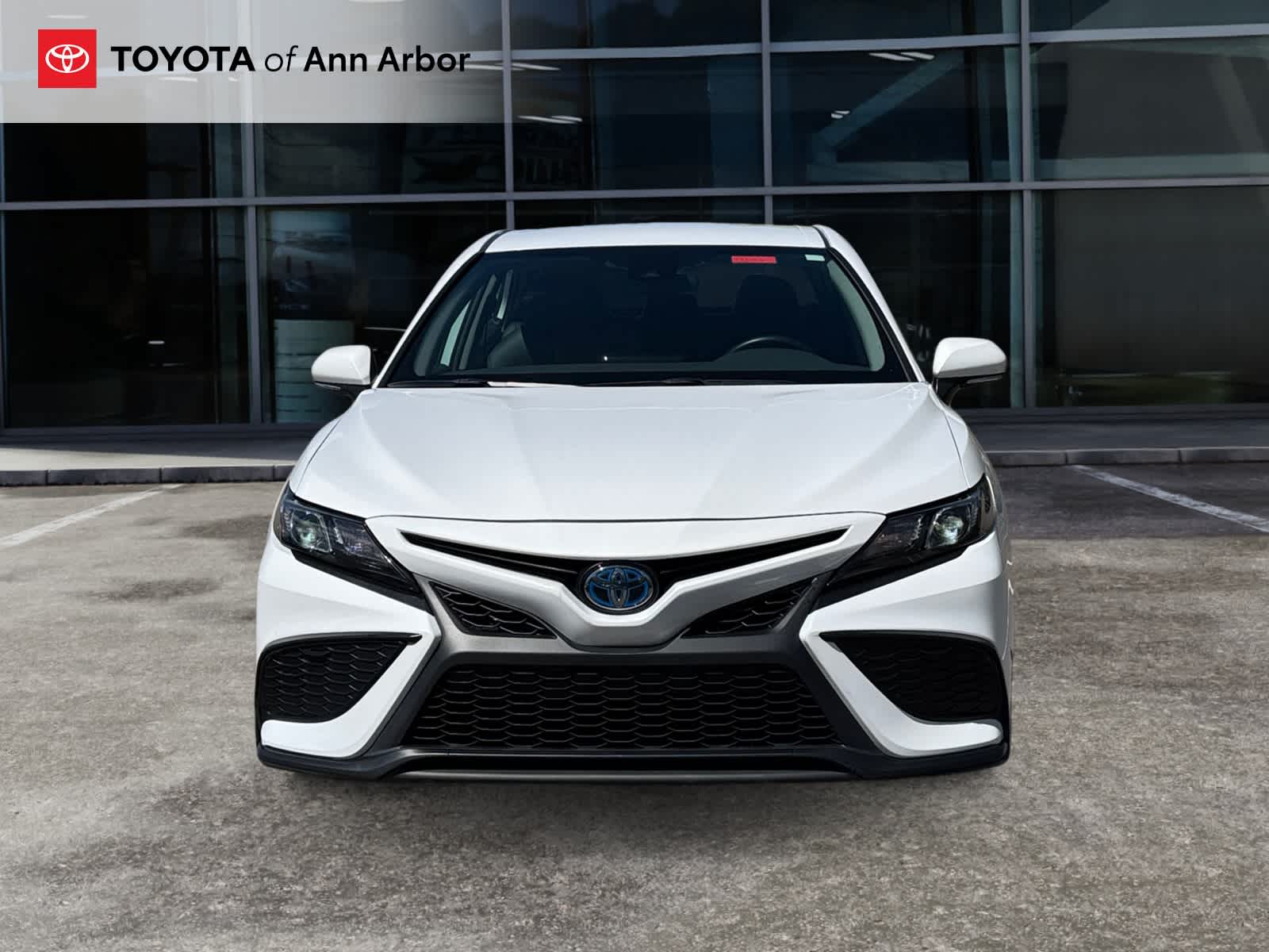 2024 Toyota Camry Hybrid SE