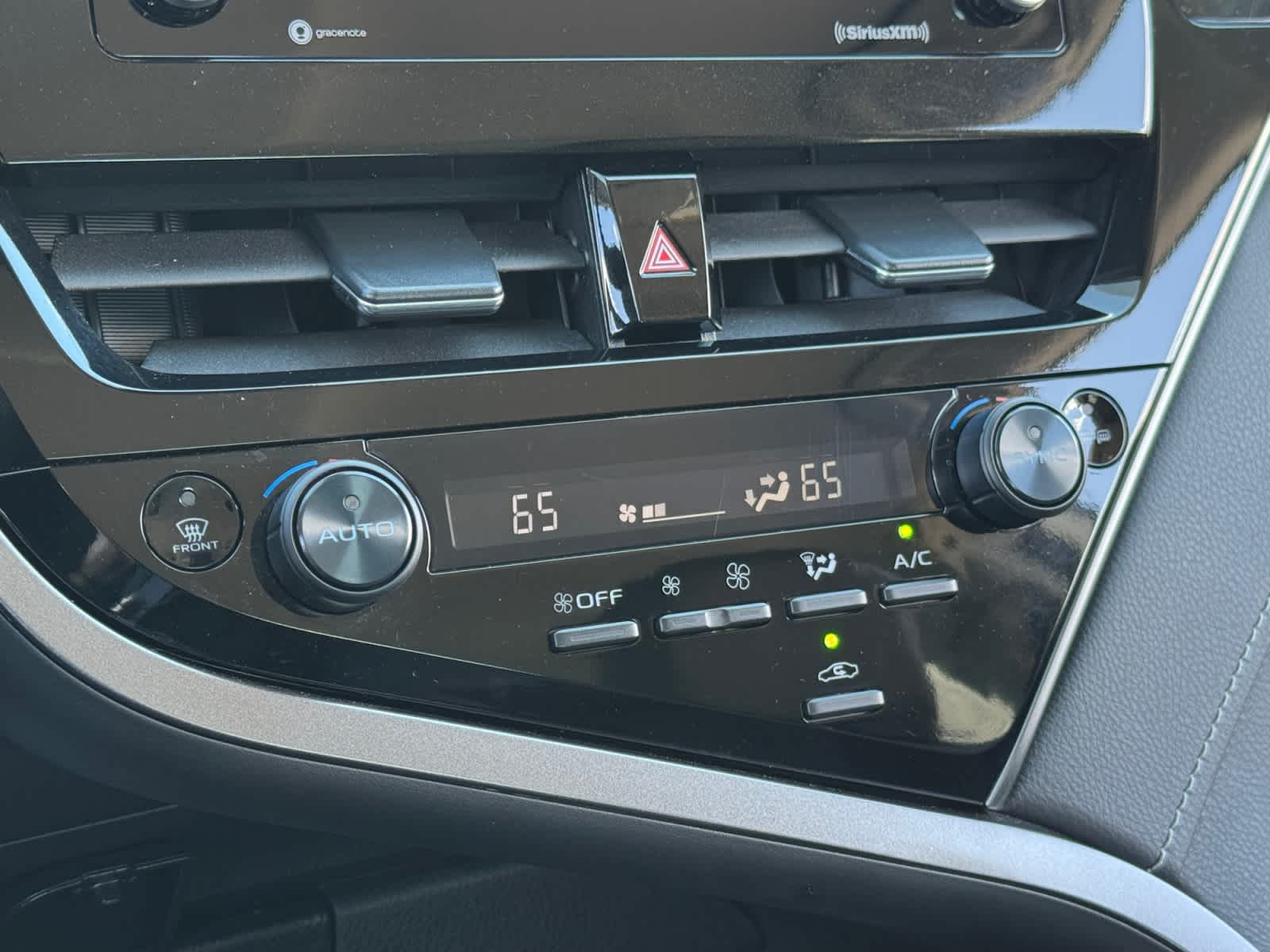 2024 Toyota Camry Hybrid SE