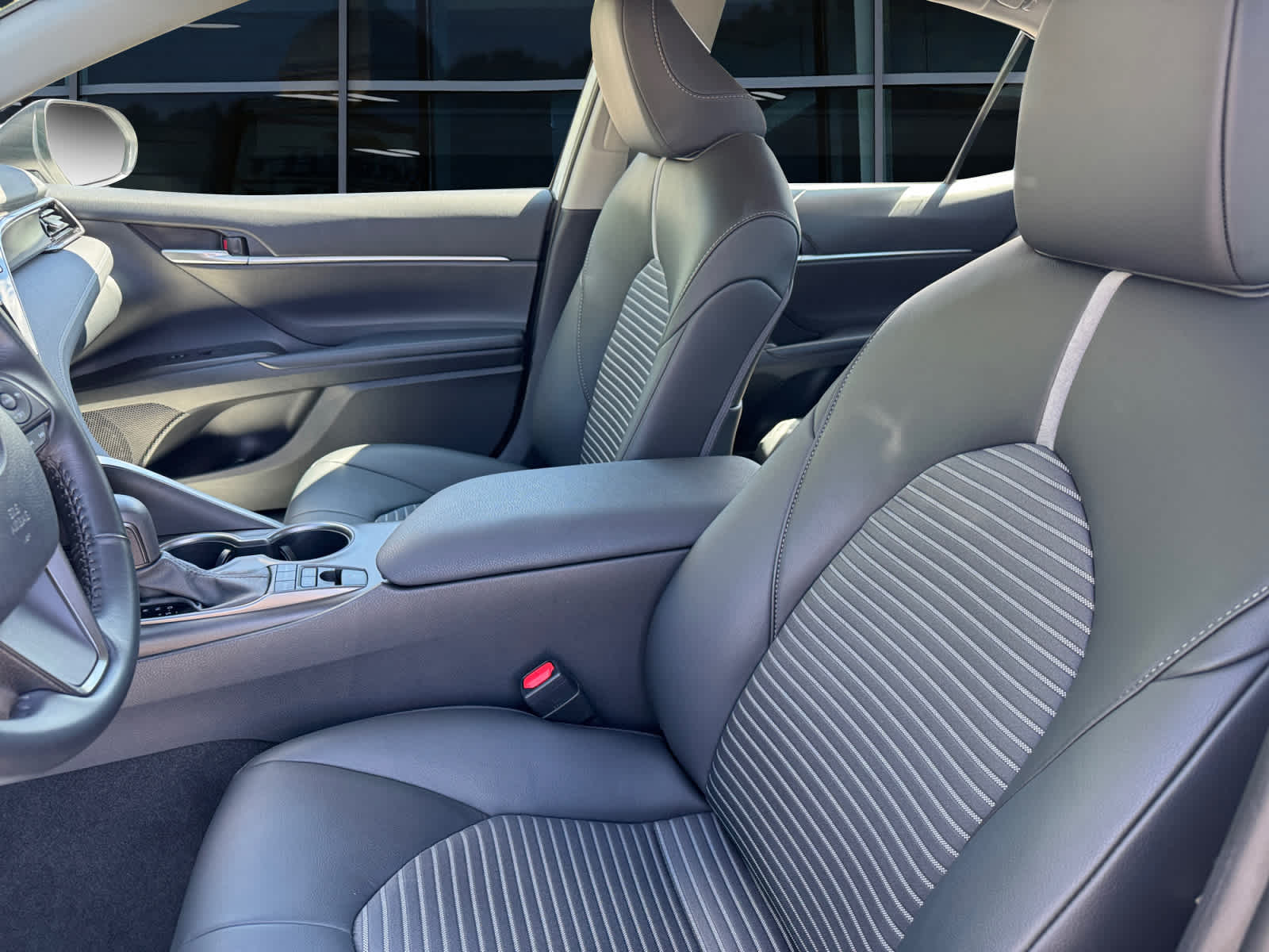 2024 Toyota Camry Hybrid SE