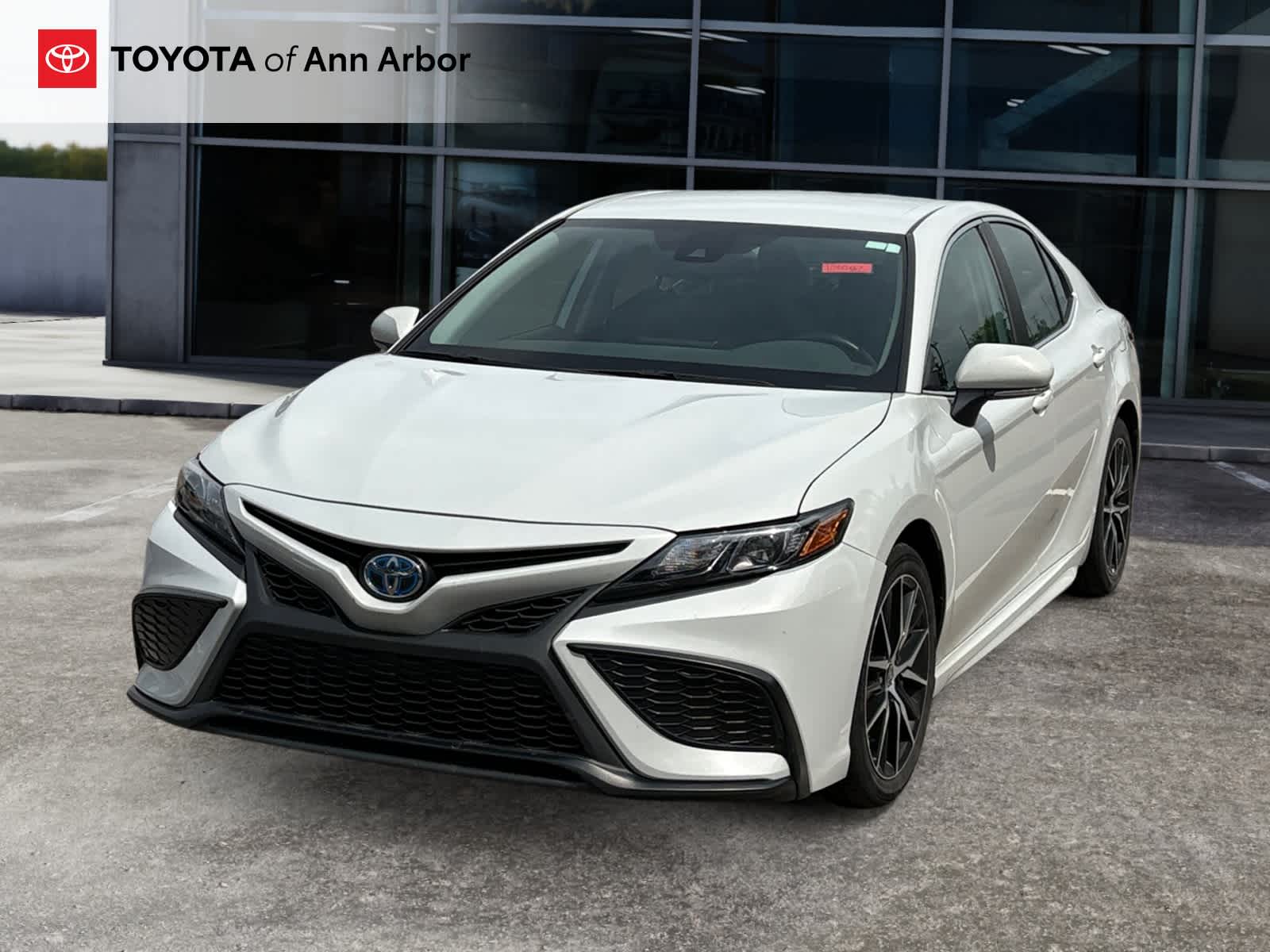 2024 Toyota Camry Hybrid SE
