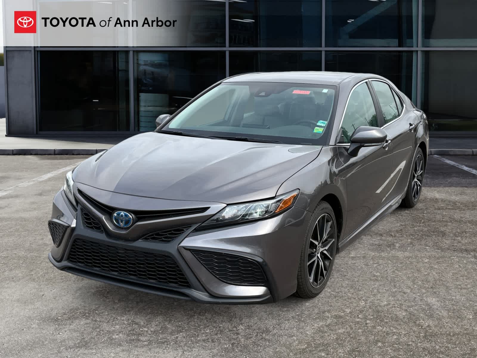 2023 Toyota Camry Hybrid SE