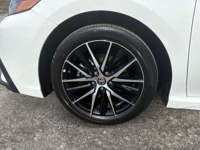 2024 Toyota Camry Hybrid SE