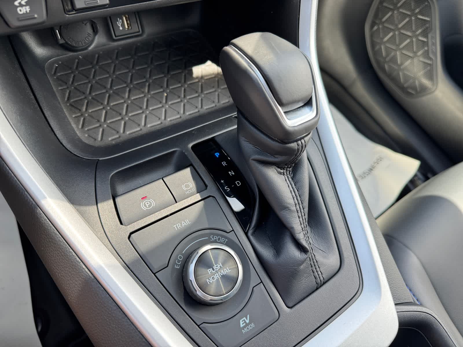 2025 Toyota RAV4 Hybrid XSE