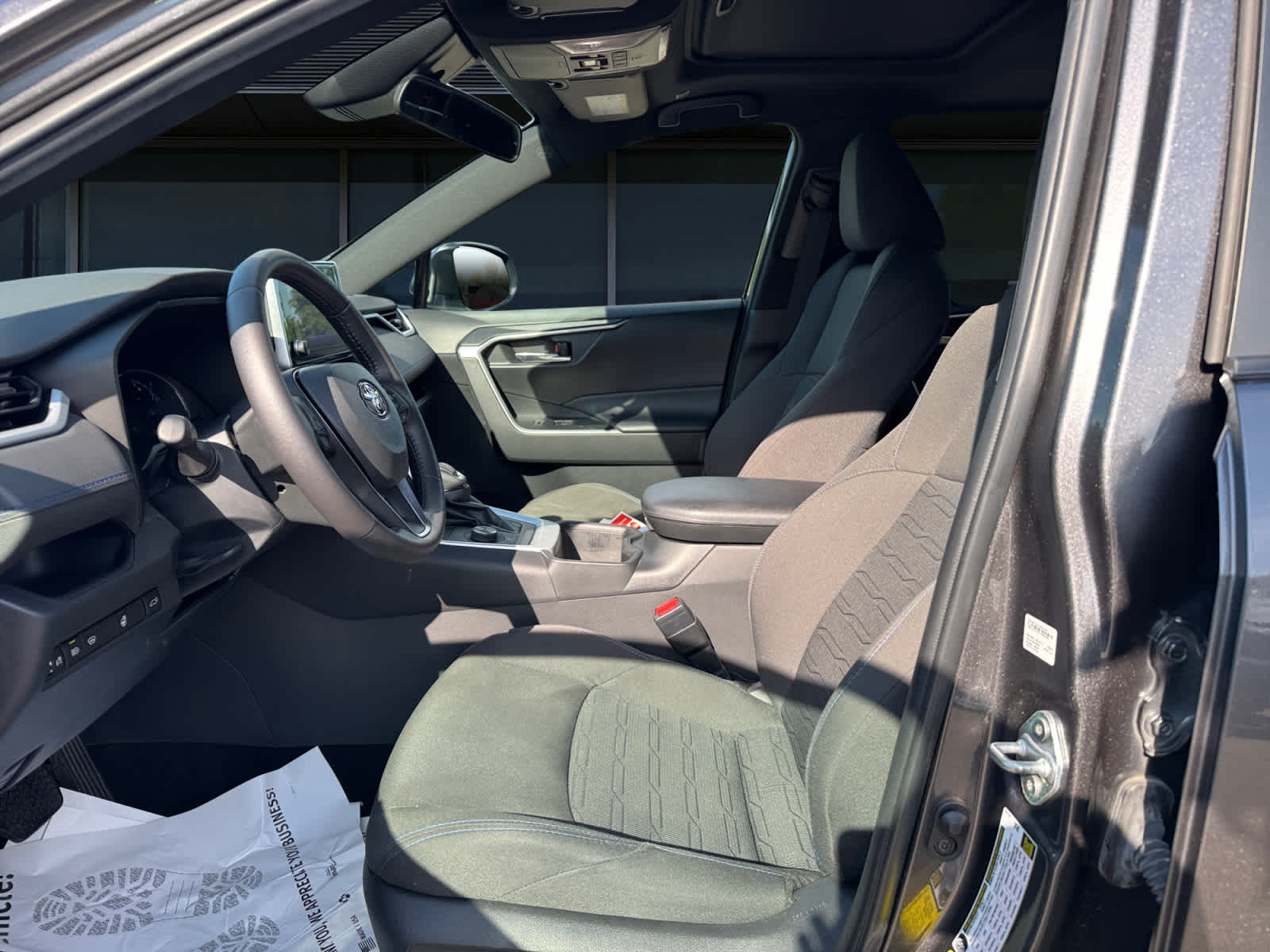 2023 Toyota RAV4 Hybrid SE