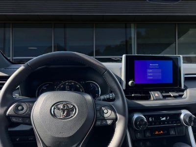 2023 Toyota RAV4 Hybrid SE