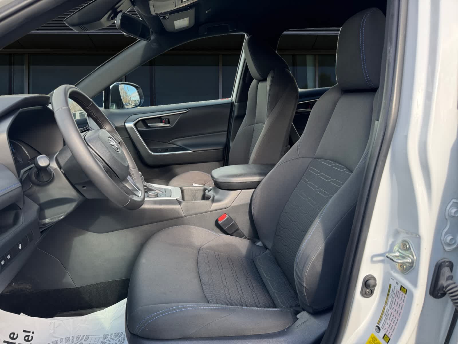 2023 Toyota RAV4 Hybrid SE