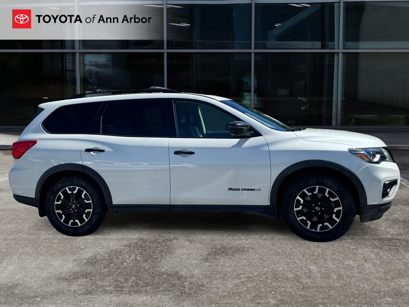 2020 Nissan Pathfinder SL