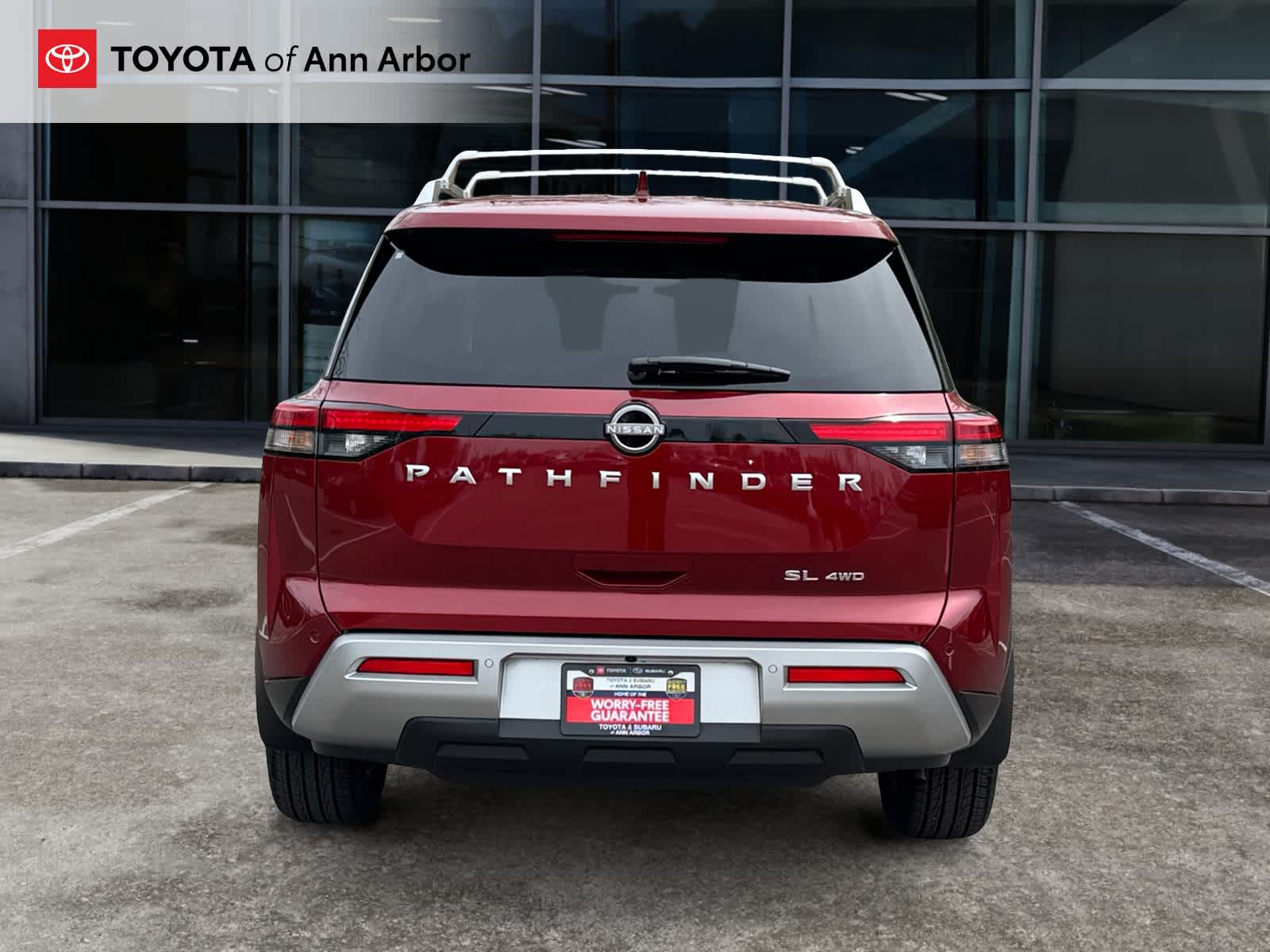 2025 Nissan Pathfinder SL