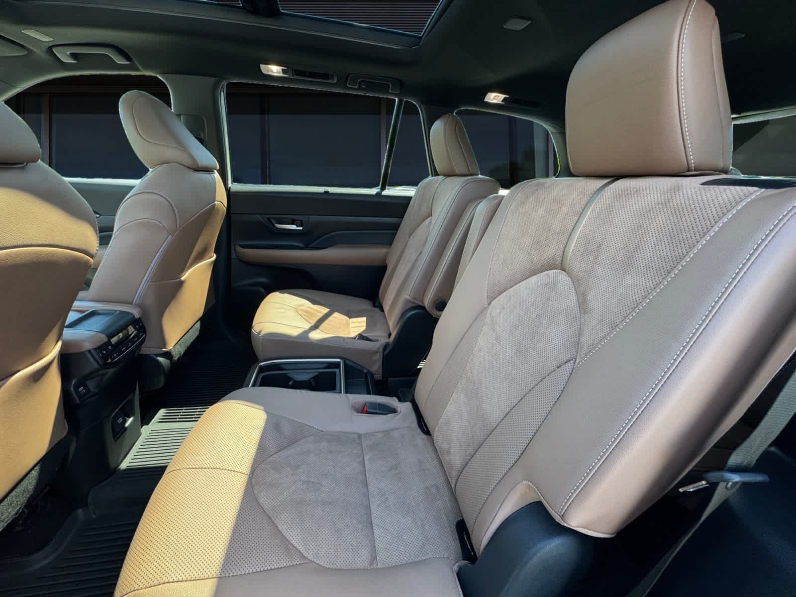 2024 Toyota Grand Highlander Hybrid MAX Platinum