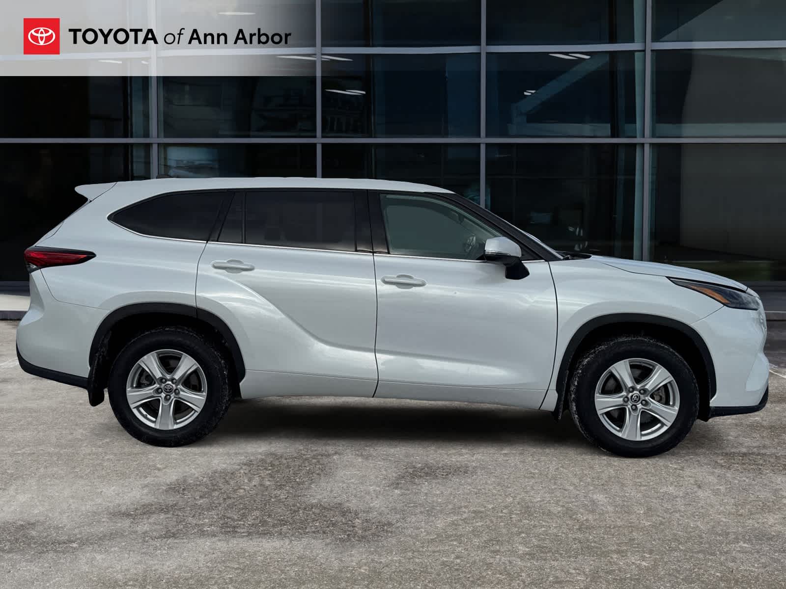 2022 Toyota Highlander LE