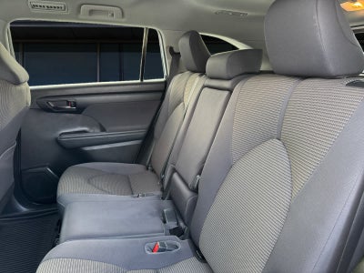 2022 Toyota Highlander LE