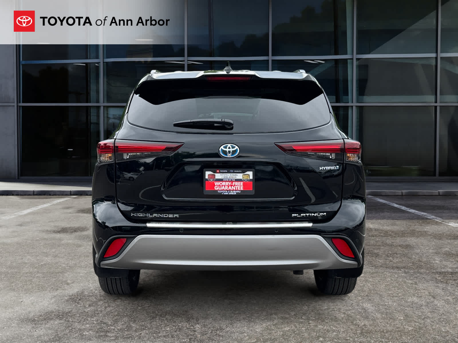 2024 Toyota Highlander Hybrid Platinum