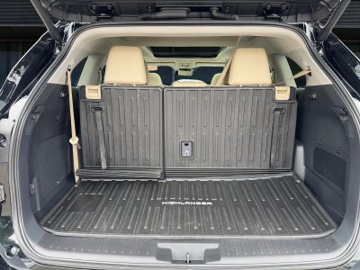 2024 Toyota Highlander Hybrid Platinum