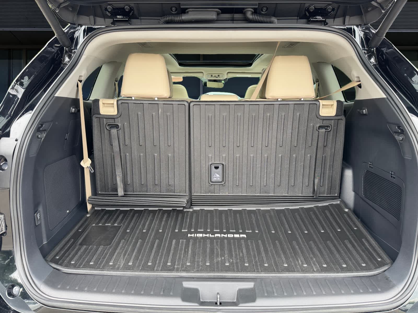 2024 Toyota Highlander Hybrid Platinum