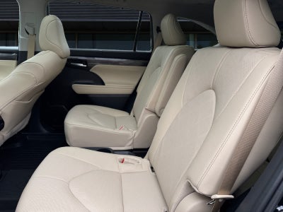 2024 Toyota Highlander Hybrid Platinum