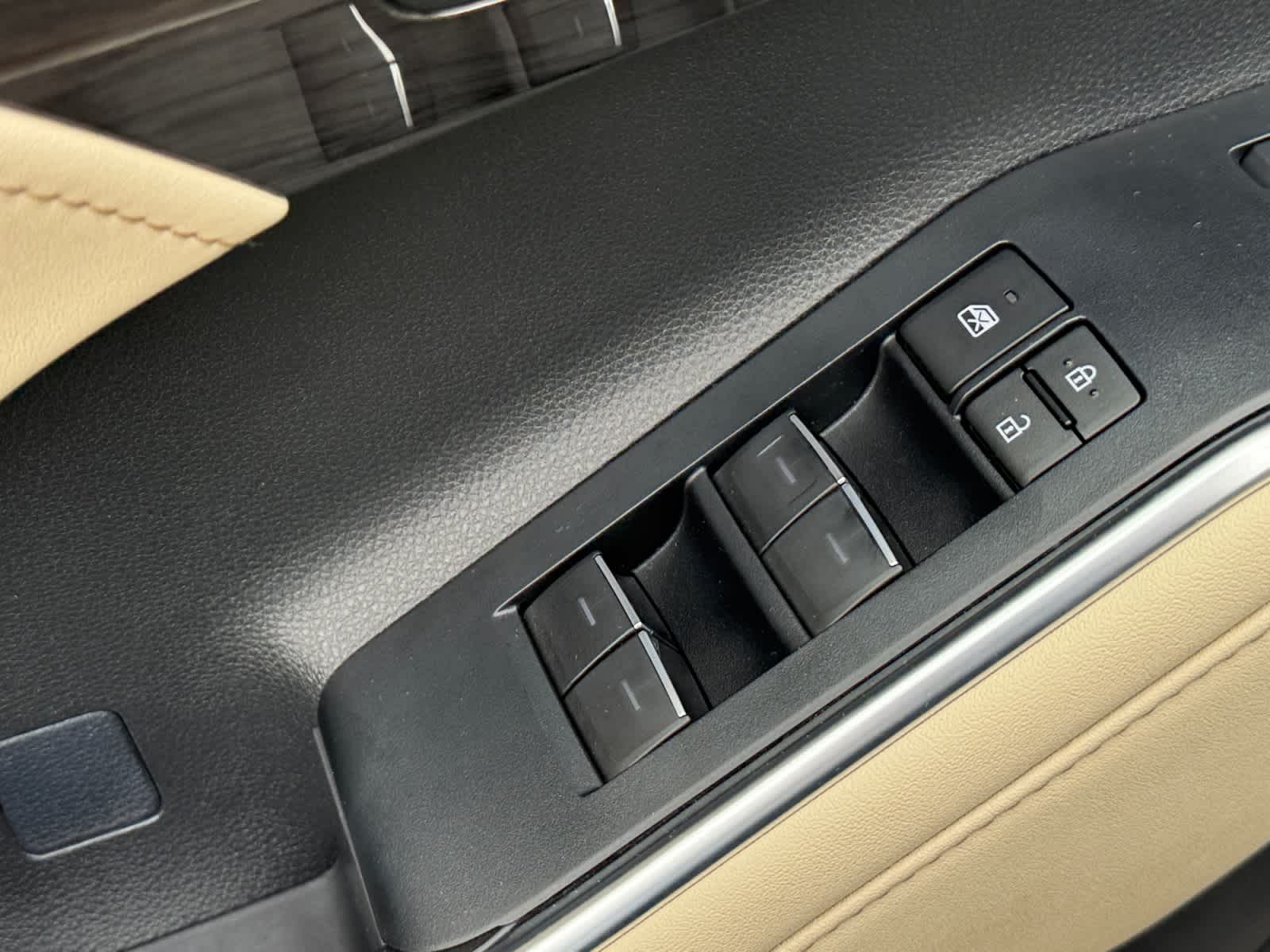 2024 Toyota Highlander Hybrid Platinum