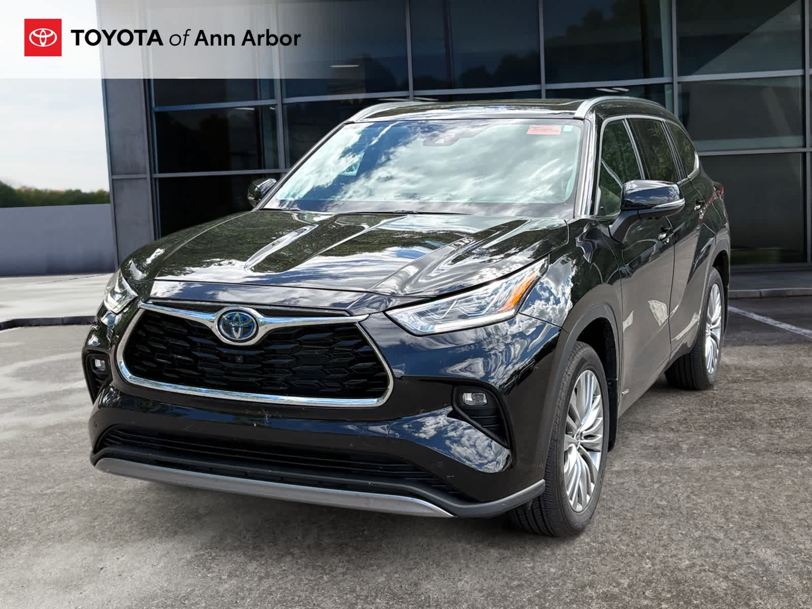 2024 Toyota Highlander Hybrid Platinum