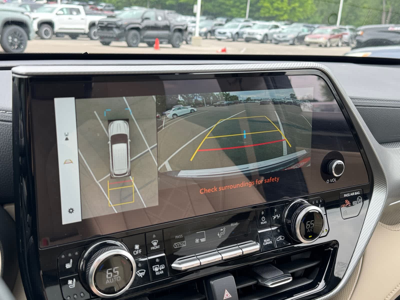2024 Toyota Highlander Hybrid Platinum