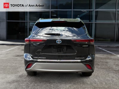 2024 Toyota Highlander Hybrid Platinum
