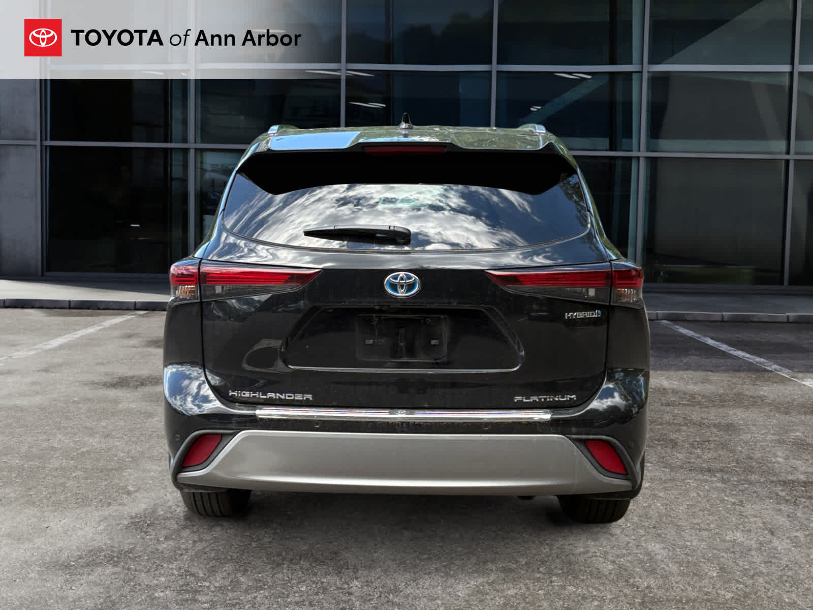 2024 Toyota Highlander Hybrid Platinum