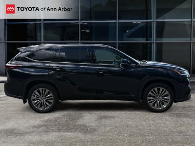 2024 Toyota Highlander Hybrid Platinum