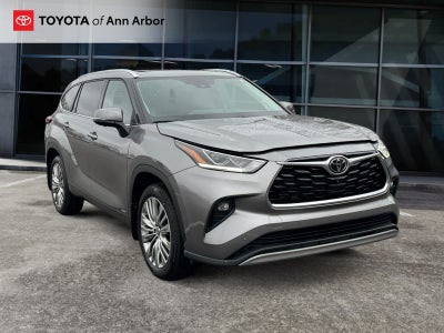 2025 Toyota Highlander Hybrid Platinum